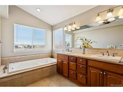 Bath - 22640 E Ida Cir, Aurora, CO 80015 photo 2 of 5