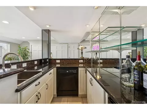 Kitchen - 22640 E Ida Cir, Aurora, CO 80015 photo 5 of 5