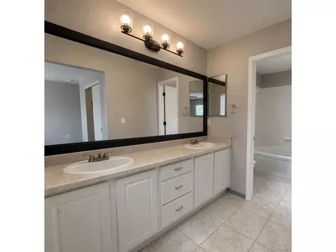 Bath - 19472 E 59th Pl, Aurora, CO 80019 photo 3 of 4