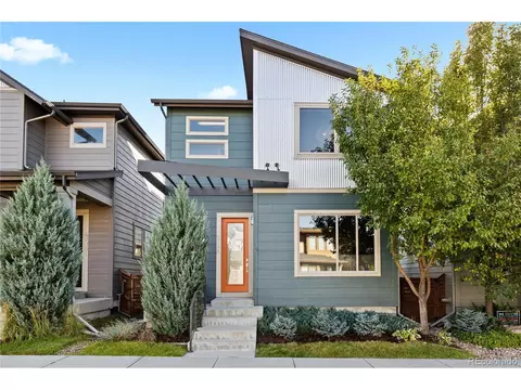 6736 Avrum Dr, Denver, CO 80221