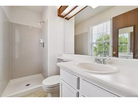 Bath - Undisclosed, Aurora, CO 80013 photo 1 of 3