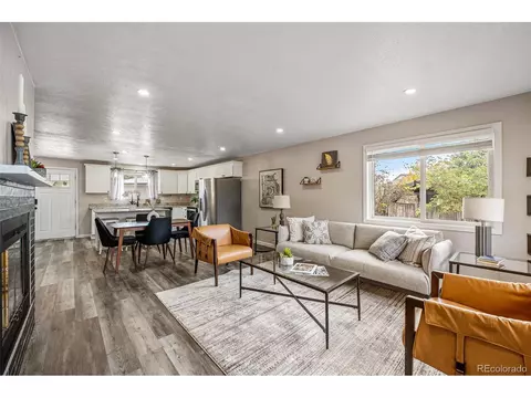 1689 Bahama St, Aurora, CO 80011