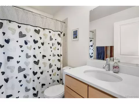 Bath - 4628 16th St, Boulder, CO 80304 photo 2 of 4