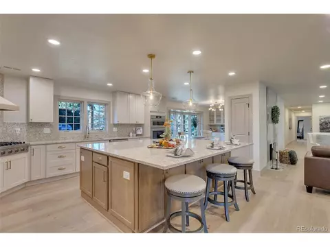 8 Cherry Vale Dr, Englewood, CO 80113