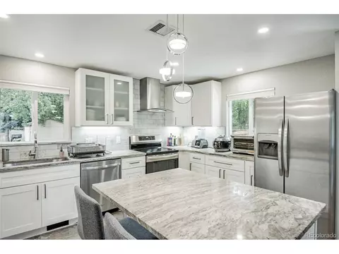 2569 E Cresthill Ave, Centennial, CO 80121