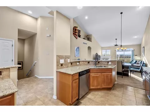 22242 Euclid Dr, Aurora, CO 80016 photo 8