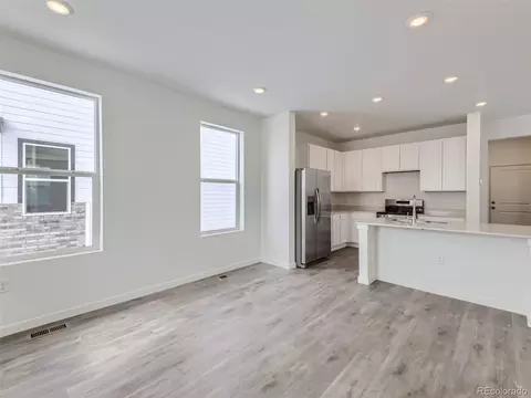 755 Aspen Ave, Bennett, CO 80102 photo 5