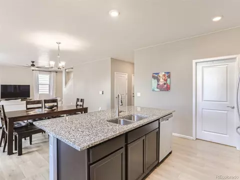 27247 E Maple Ave, Aurora, CO 80018 photo 8