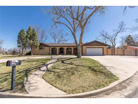 2518 S Ames Cir, Lakewood, CO 80227