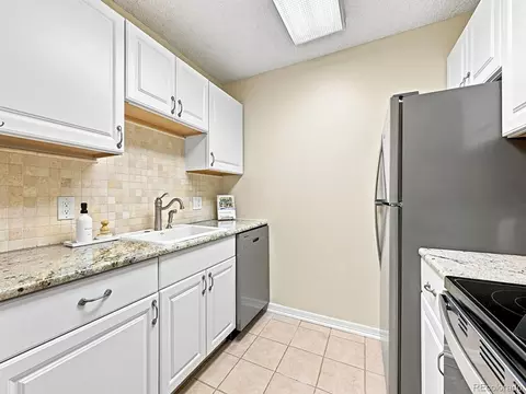 Kitchen - 3161 Madison Ave #N-N-104, Boulder, CO 80303 photo 2 of 4