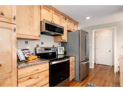 Kitchen - 18622 E Kent Dr, Aurora, CO 80013 photo 3 of 3