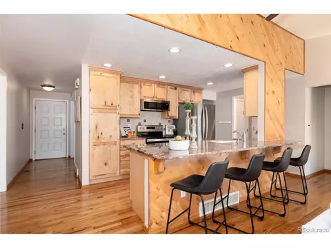 Kitchen - 18622 E Kent Dr, Aurora, CO 80013 photo 2 of 3