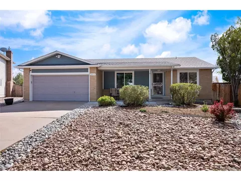 Exterior - 18622 E Kent Dr, Aurora, CO 80013 photo 1 of 12