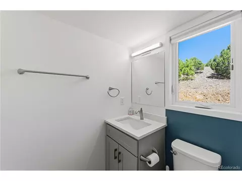 Bath - 32 Peerless Cir, Westcliffe, CO 81252 photo 2 of 3