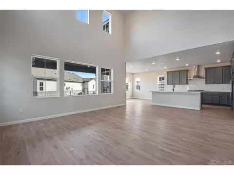 24661 E 33rd Dr, Aurora, CO 80019 photo 2