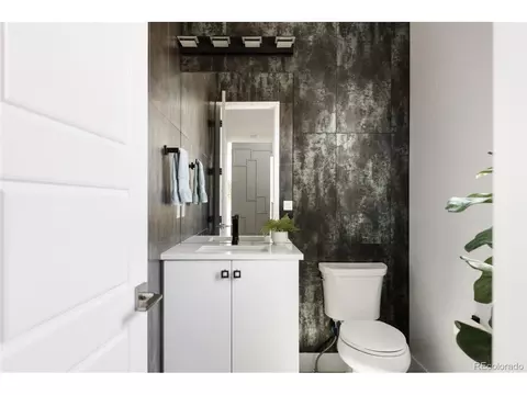 Bath - 9999 E 59th North Pl, Denver, CO 80238 photo 1 of 7