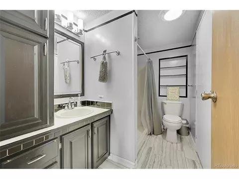 Bath - 8555 Converse Rd, Bennett, CO 80102 photo 3 of 4