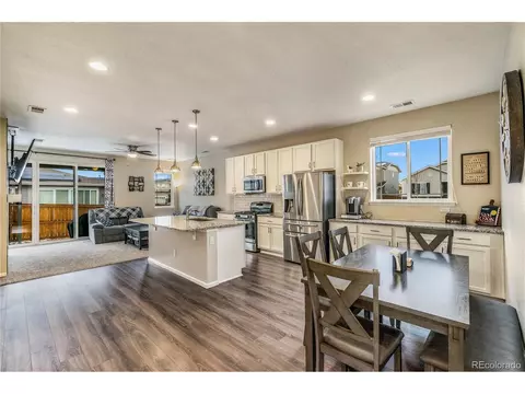 25625 E Maple Pl, Aurora, CO 80018 photo 4