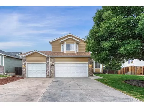 911 S Quintero Ct, Aurora, CO 80017