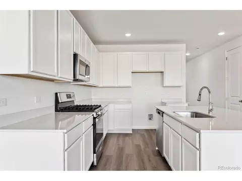 250 Lark Sparrow Way, Bennett, CO 80102 photo 6
