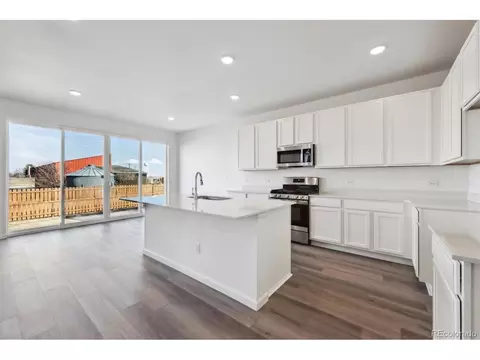 250 Lark Sparrow Way, Bennett, CO 80102 photo 4