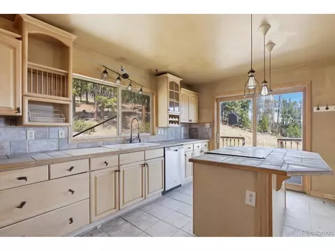 Kitchen - 8367 S Warhawk Way, Conifer, CO 80433 photo 2 of 3