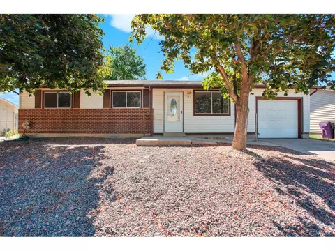 5174 Wheeling St, Denver, CO 80239 photo 2