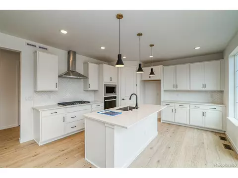 23708 E 42nd Ave, Aurora, CO 80019 photo 4
