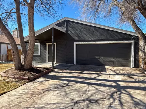 2215 S Oakland Way, Aurora, CO 80014