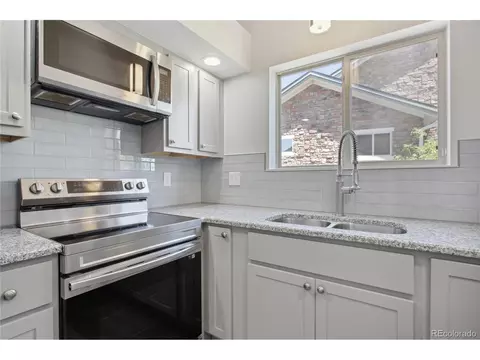 18821 E Water Dr #F, Aurora, CO 80013