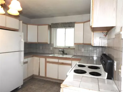 Kitchen - 426 Houston St, Bailey, CO 80421 photo 4 of 6