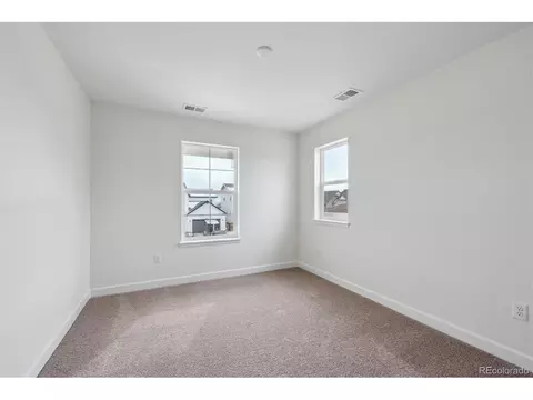 5525 Riverbend Ave, Longmont, CO 80504 photo 13