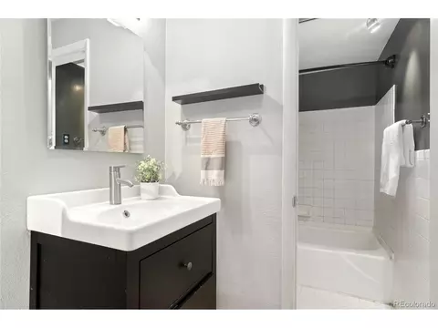 656 N Logan St #7, Denver, CO 80203 photo 12