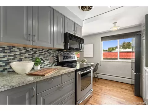 656 N Logan St #7, Denver, CO 80203 photo 9