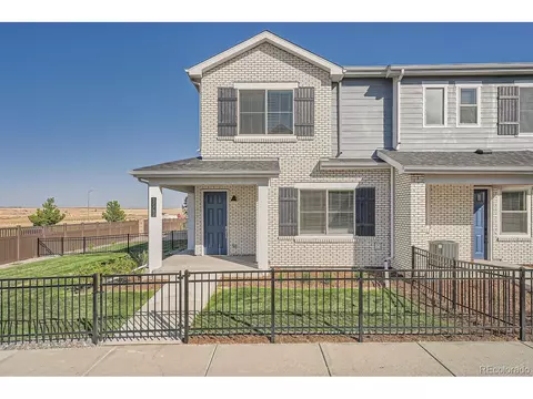 27752 E 1st Ave, Aurora, CO 80018