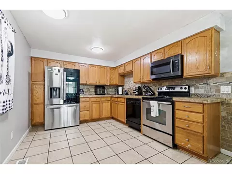 Kitchen - 14938 E Florida Ave, Aurora, CO 80012 photo 1 of 5