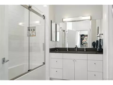 Bath - 2530 28th St #118, Boulder, CO 80301 photo 1 of 2