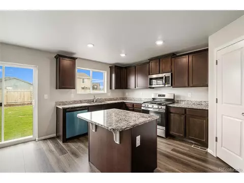 47310 Iris Ave, Bennett, CO 80102 photo 2