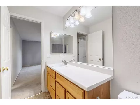Bath - 2796 E 107th Ct, Northglenn, CO 80233 photo 2 of 4