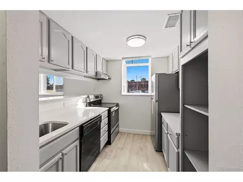 3053 S Ursula Cir #102, Aurora, CO 80014