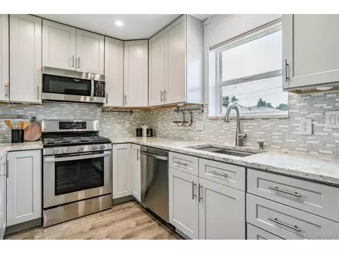 5212 E Thrill Pl, Denver, CO 80207 photo 9