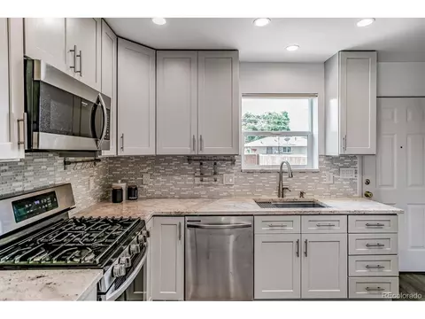5212 E Thrill Pl, Denver, CO 80207 photo 13