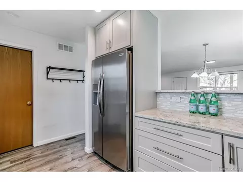 5212 E Thrill Pl, Denver, CO 80207 photo 11