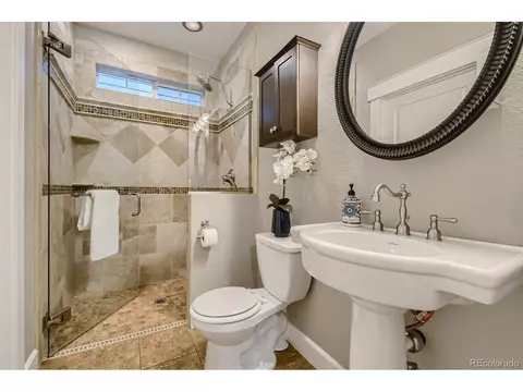 9028 E 25th Dr, Denver, CO 80238 photo 10