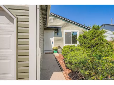 17441 E Union Dr, Aurora, CO 80015 photo 2