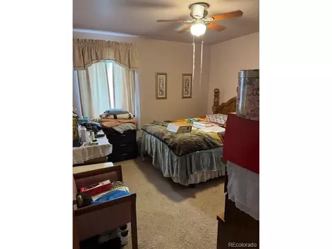 5345 E Thrill Pl, Denver, CO 80207 photo 2