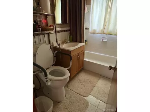 5345 E Thrill Pl, Denver, CO 80207 photo 6
