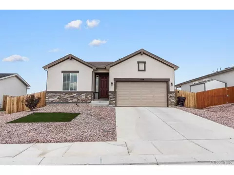 2209 Sunrise Ln, Pueblo, CO 81008