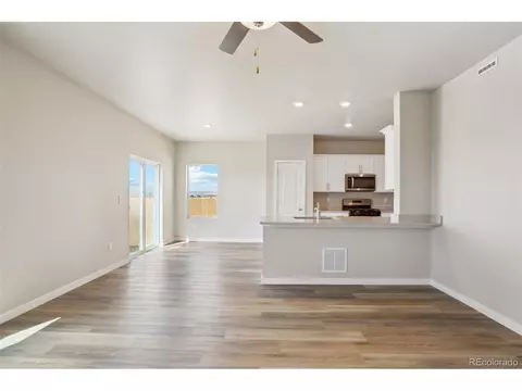 48265 Shetland Dr, Bennett, CO 80102 photo 3