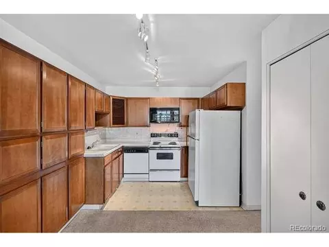 Kitchen - 9155 E Center Ave #56-10D, Denver, CO 80247 photo 2 of 2